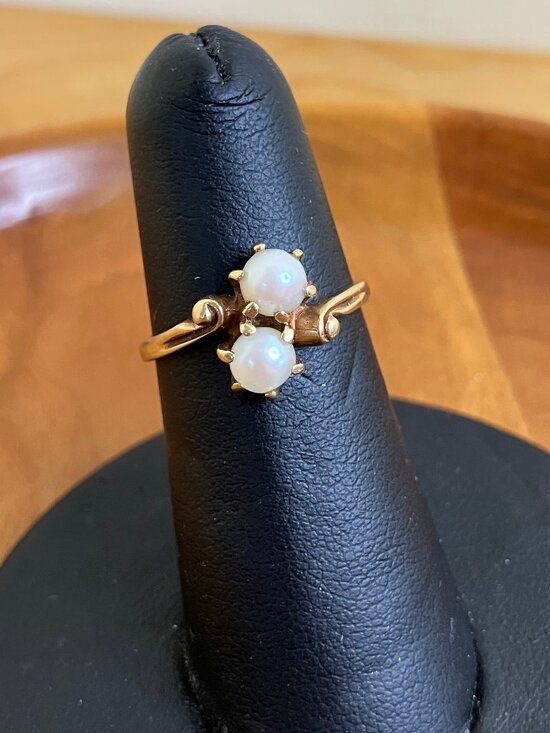 Vintage Jewelry - 10k Yellow Gold Pearl Ring with 2 Pearls Vintage June Birthstone Ring Size 6